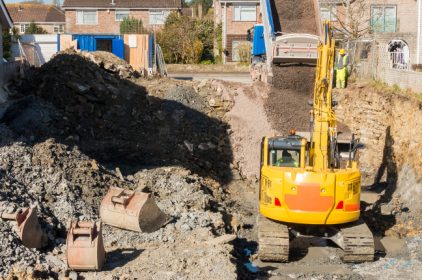 Ennesima stangata sull’edilizia: la burocrazia e il nuovo regolamento sulle terre e rocce da scavo rischia di alimentare l’abbandono di inerti
