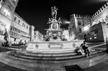 Bentornato Nettuno: torna a splendere la Fontana simbolo di Bologna